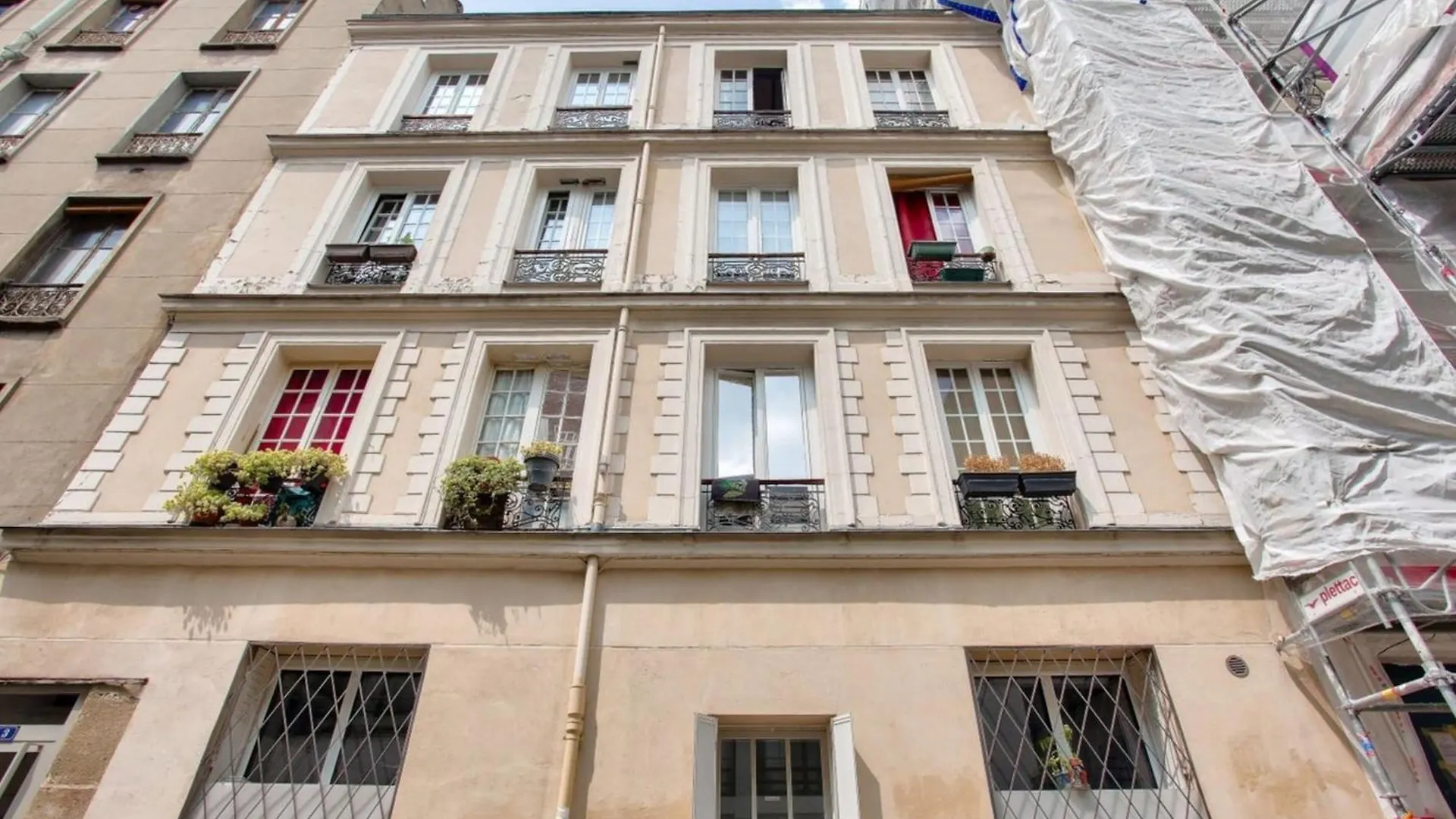 Spacious Apartment Of 100 M In Souplex Paris